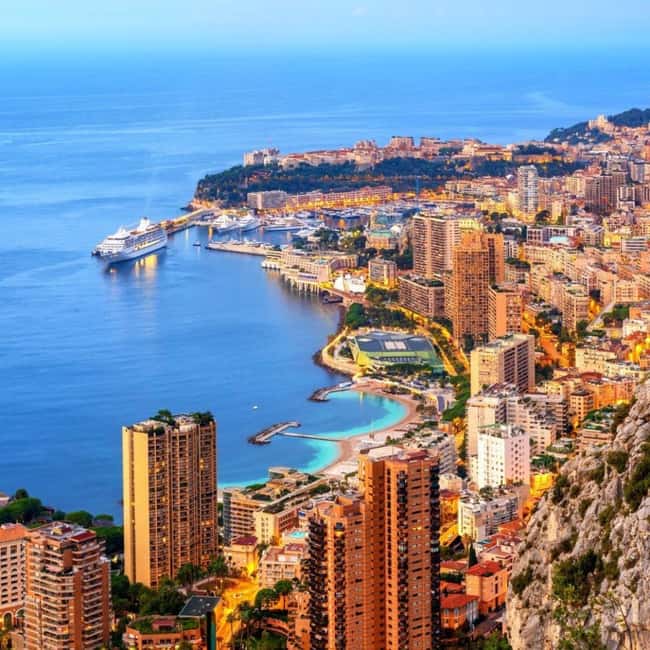Monaco & Monte‑Carlo Walk: Casino, F1 & Harbor & Old Town - Monte-Carlo Casino, Opera House, and the F1 circuit
