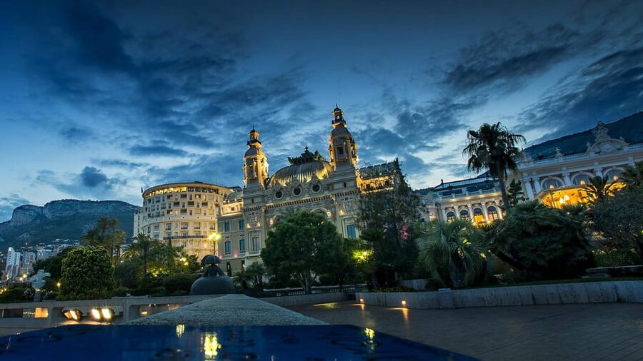 Nice: Formula 1 Track, Monaco, and Monte-Carlo Night Tour - Who will get the most from this tour?