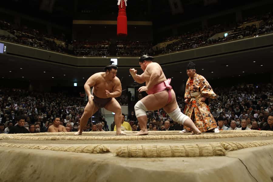 Osaka: Sumo Wrestling Tournament with Chair Seat Tickets - Meeting at Namba Post Office at 2:15 PM