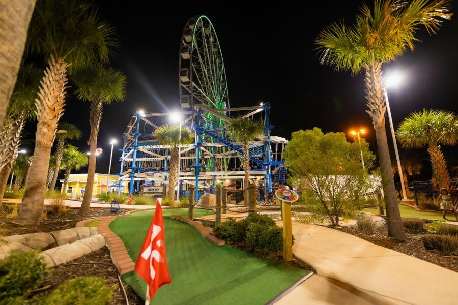 Panama City Beach: SkyWheel Miniature Golf Pass - The main strengths and the one real limitation