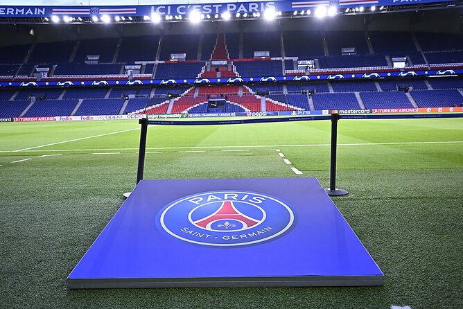 Paris PSG Experience and Stadium Tour - A private guide and eight-language mobile guide