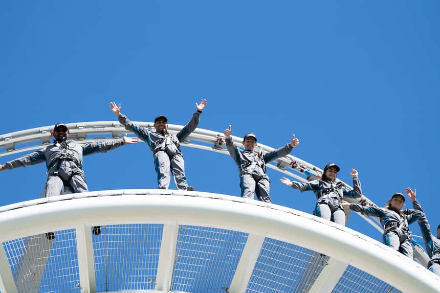 Perth: Optus Stadium Rooftop Vertigo Experience - What the guides add to the experience