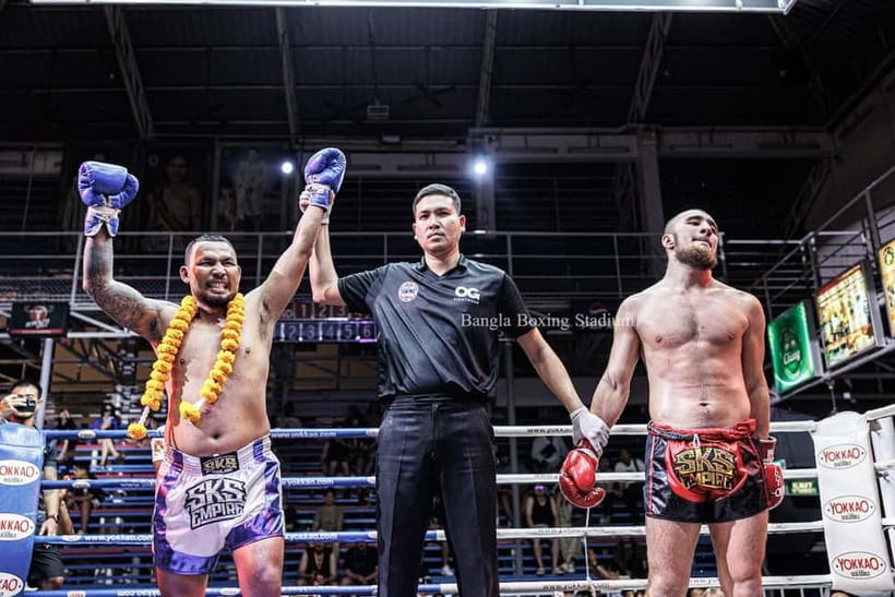 Phuket: Live Muay Thai at Bangla Boxing Stadium with T-Shirt - What eight Muay Thai bouts give you