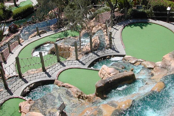 Pirate's Cove Adventure Golf Entry Ticket in Orlando - A pirate course instead of a plain putting green