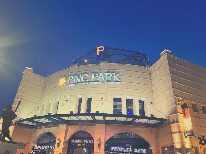 Pittsburgh: Pittsburgh Pirates Baseball Game Ticket - PNC Park and the Clemente Wall
