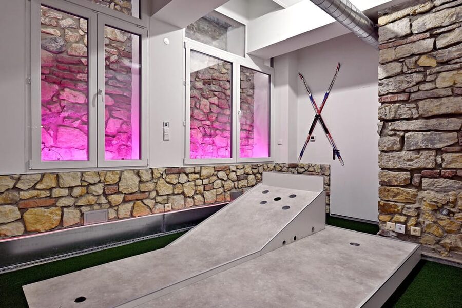 Prague: Mazemania Miniature Golf Experience - Location and getting there
