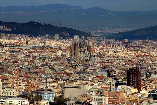 Private 4h Tour Of Camp Nou And Most Emblematic Sites Of Barcelona with pick up - What the private format is really worth