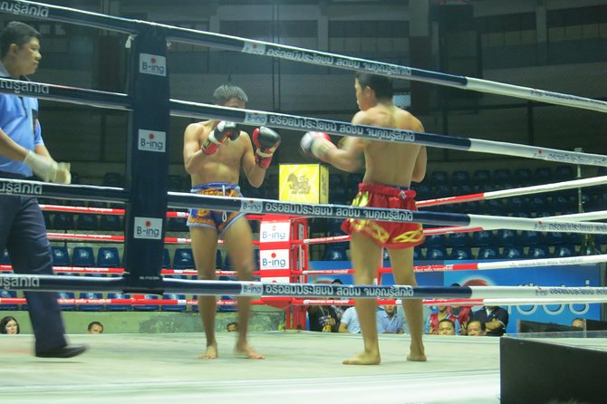 Rajadamnern Stadium: The Real Muay Thai Boxing Experience - The 6:00 pm arrival and the ride across Bangkok