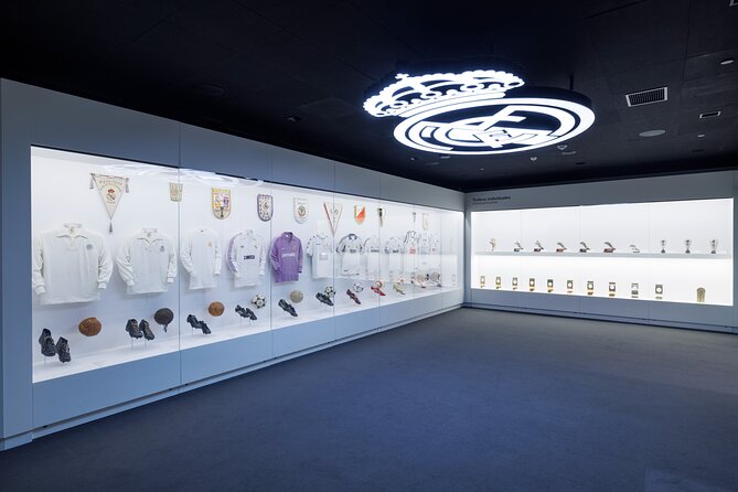 Real Madrid: Skip the Line Bernabeu Stadium Tour - Looking at the new Santiago Bernabéu