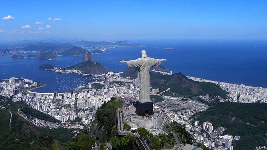 Rio: Maracanã Stadium & Christ the Redeemer by Rack Railway - Christ the Redeemer is the main event