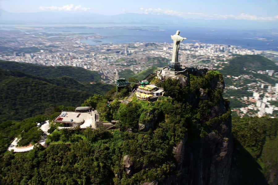 Rio: Maracanã Stadium & Christ the Redeemer by Rack Railway - The rack railway through Tijuca Forest
