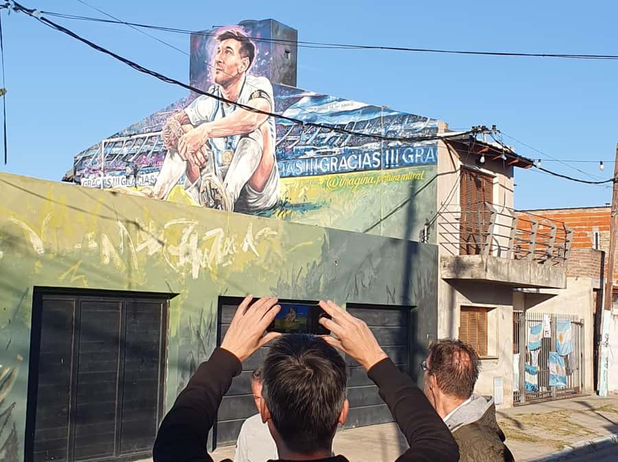 Rosario: Newell's Old Boys Football Match and Messi Tour - Murals, the former home area, and Rosario football stories