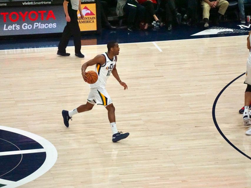 Salt Lake City: Utah Jazz Basketball Game Ticket - Getting inside with a mobile ticket