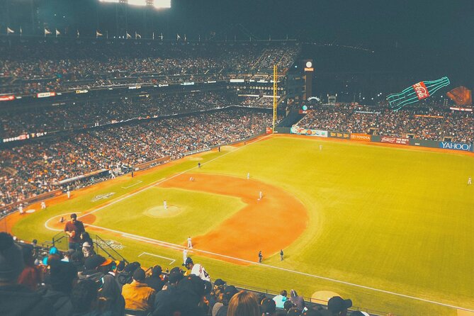 San Francisco Giants Baseball Game at Oracle Park - Getting there and building it into your San Francisco plans