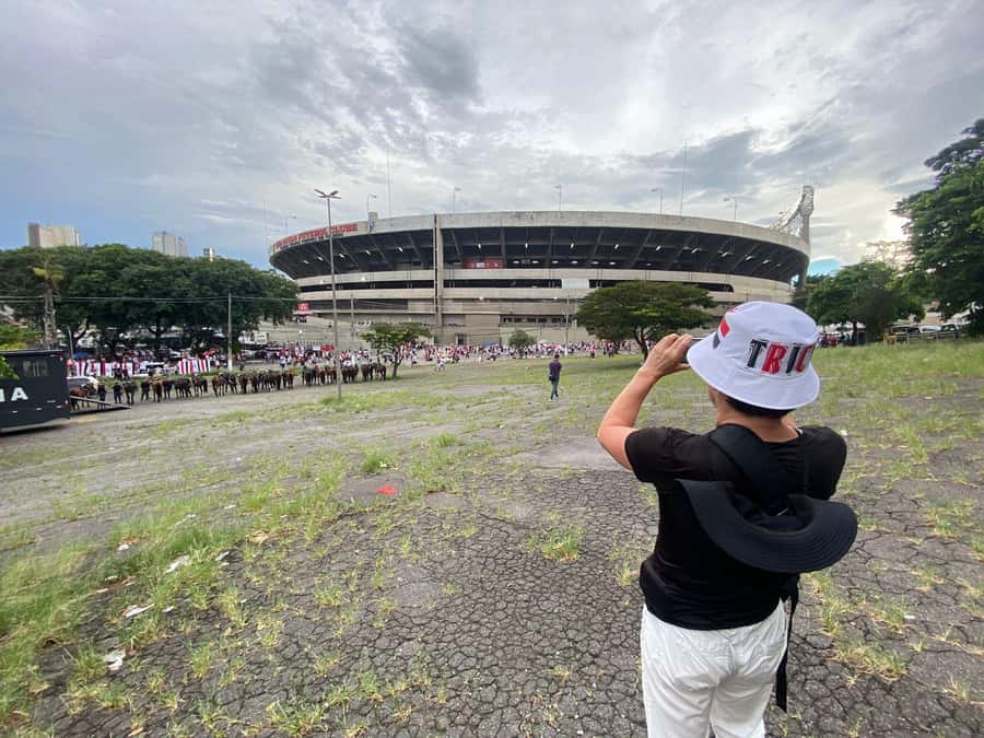 São Paulo: Join a São Paulo football game with a local fan - Meeting at São Paulo-Morumbi Station