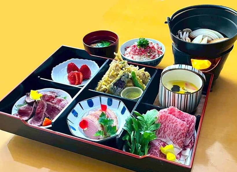 Sapporo: Sumo Show Experience with Japanese food & Photo - The Hosts Make or Break the Evening