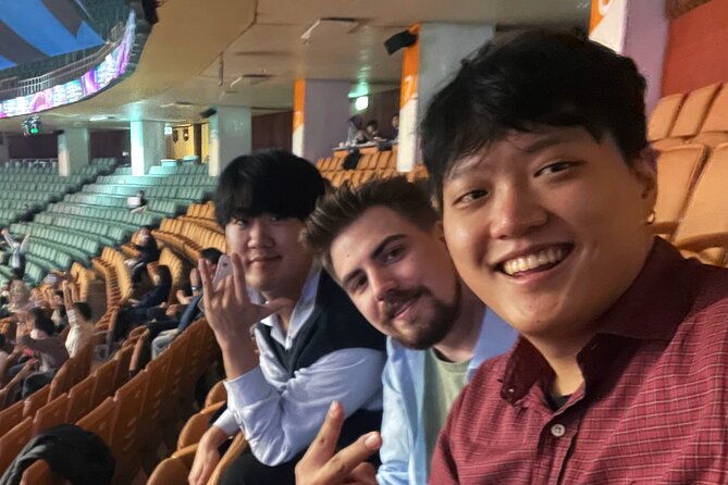 Seoul: Baseball Game Ticket with Dinner/Beer with the host - Meeting near Sports Complex Station