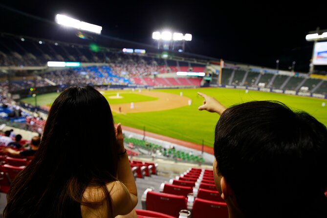 Seoul: Baseball Game Ticket with Dinner/Beer with the host - The pre-game meal: chicken, barbecue, and local drinking customs