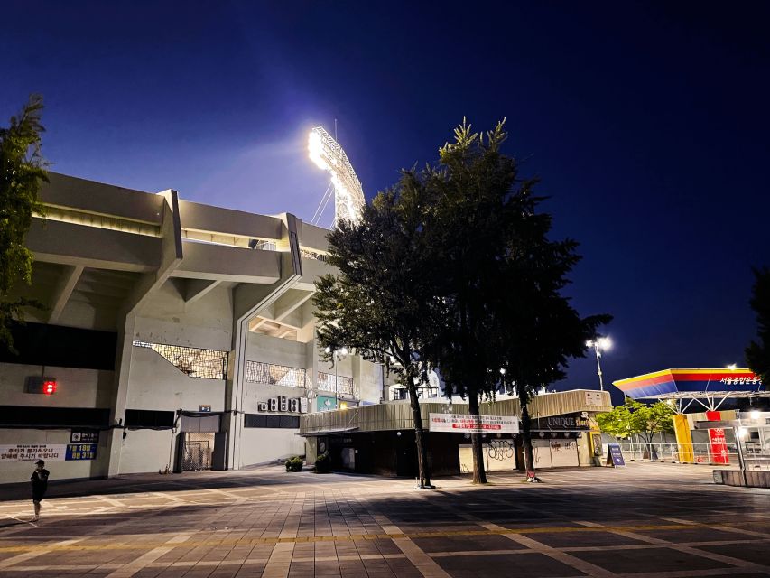 Seoul: Jamsil Baseball Stadium Game Ticket with Dinner& Beer - What makes this Seoul baseball night special