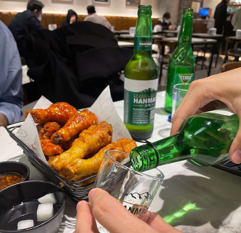 Seoul: Watching Sports Match & Local Food Experience - Key points to know