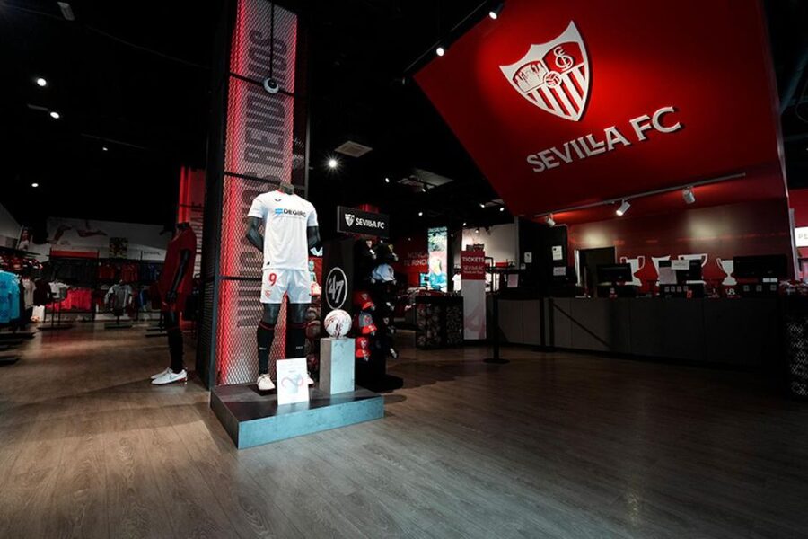 Sevilla: Ramón Sánchez Pizjuán Stadium Entry Ticket - Timing, language, and small extras