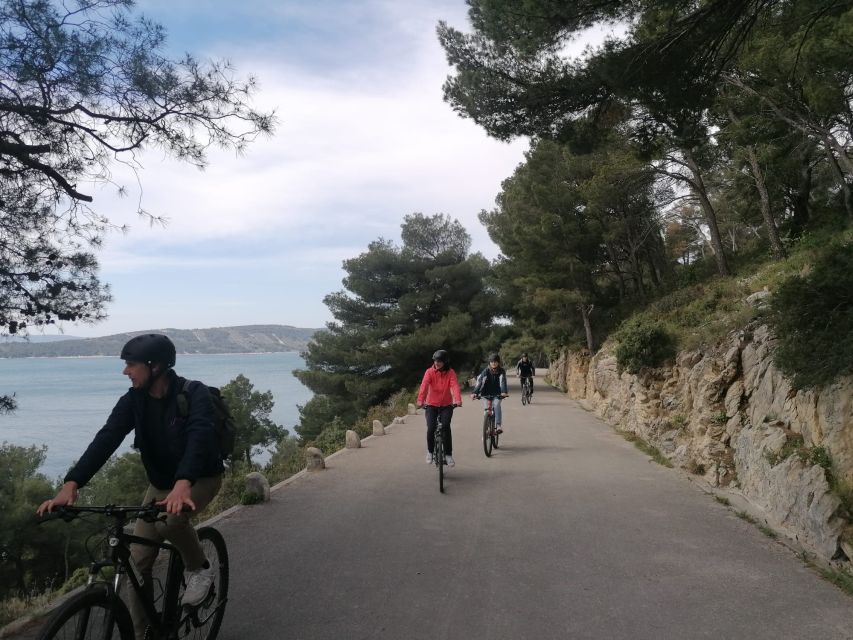Split: Old Town Guided Bike Tour with Poljud Stadium - Marjan Forest Park by Bicycle