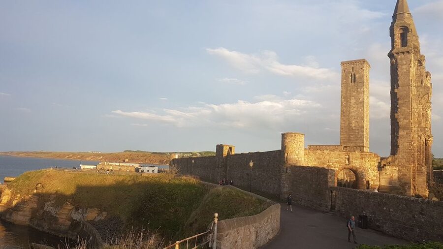 St Andrews: Town, Golf, and Old Course History Tour - Finishing at the Swilcan Bridge