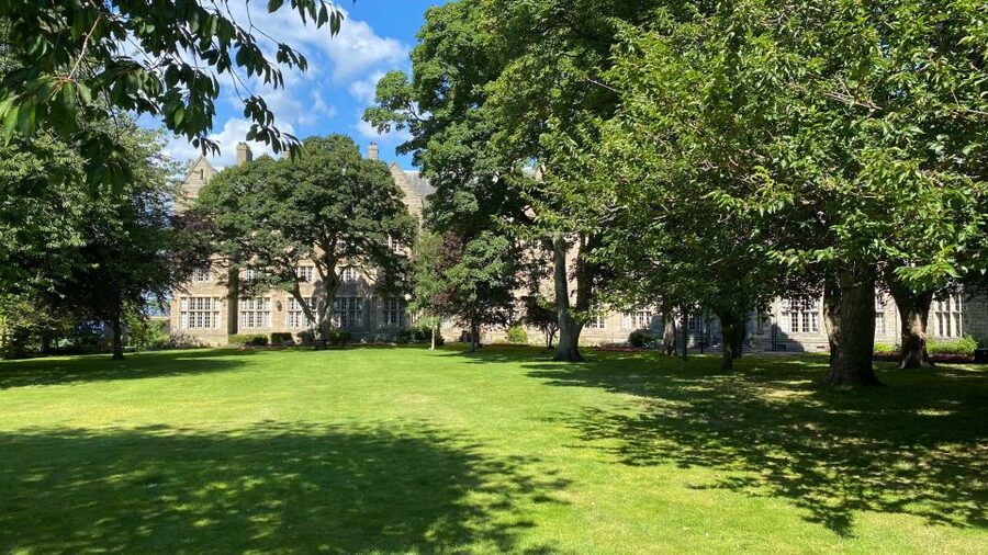 St Andrews: Town, Golf, and Old Course History Tour - Bishop’s Palace and the edge of the medieval town