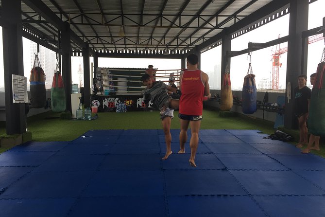 Thai Boxing Lesson, family and Kids Friendly - What the $43.97 price really covers