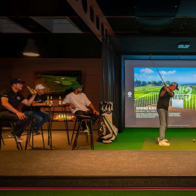 The Ultimate Berlin Golf Lounge for Groups, Games&Good Times - A golf bar three minutes from Central Station