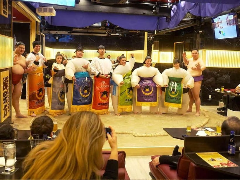Tokyo:Luxury Sumo Show Experience & Japanese cuisine & Drink - A graceful geisha dance before the wrestling begins