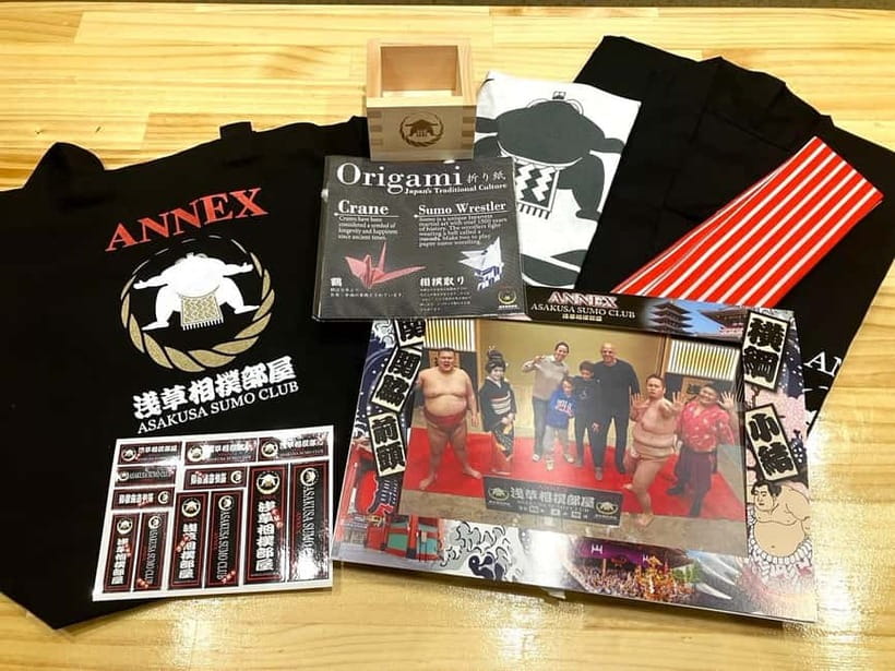 Tokyo:Luxury Sumo Show Experience & Japanese cuisine & Drink - The ring challenge is the evening’s big gamble