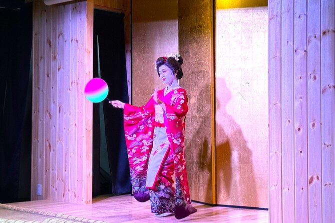Tokyo Sumo Entertainment Show with Chicken Hot Pot and Photo - What happens around the dohyo
