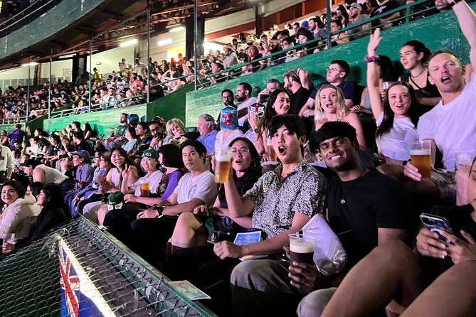 Tour Lucha Libre ,Tacos, Tequila and Mezcal in Mexico City - The guides and the group atmosphere
