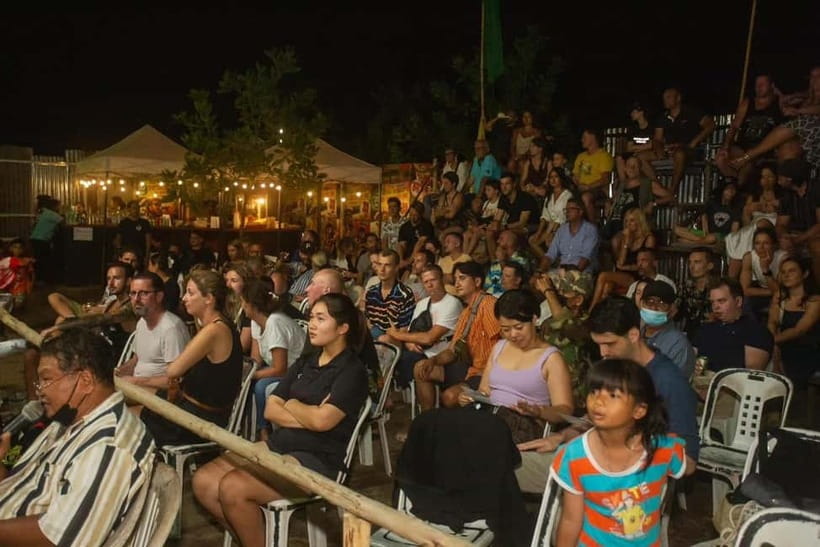 Trat: Koh Chang Muay Thai Admission Ticket - The moderator helps carry the late-night energy