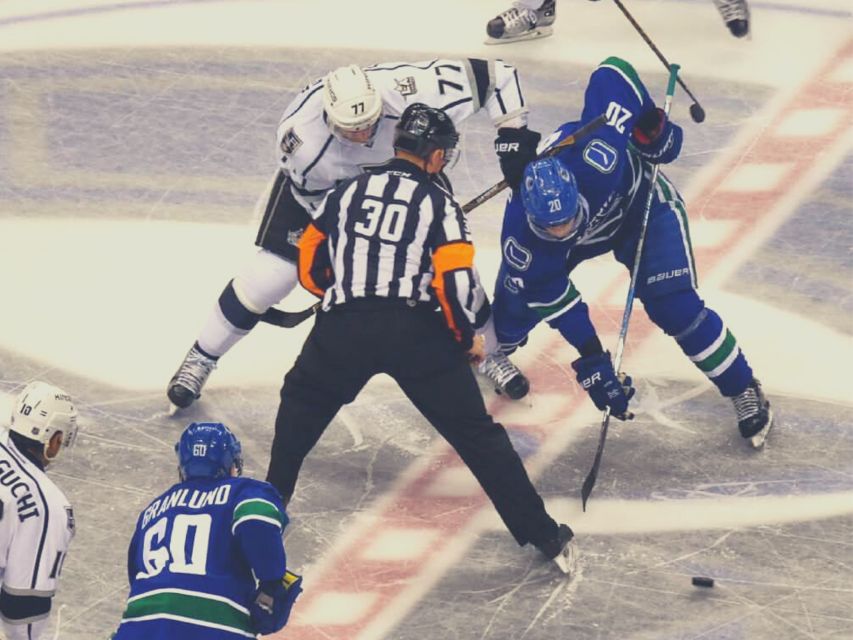 Vancouver: Vancouver Canucks Ice Hockey Game Ticket - Why a Canucks game fits a Vancouver evening