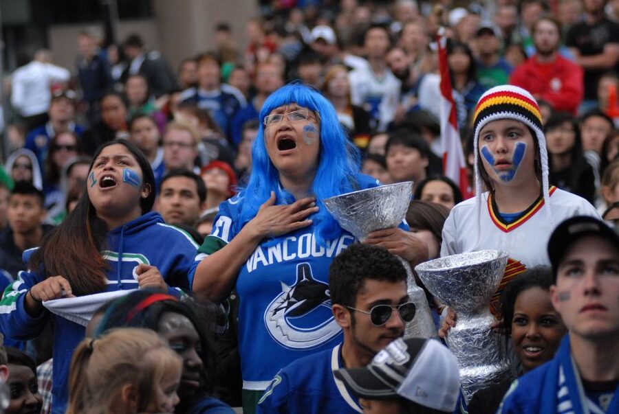 Vancouver: Vancouver Canucks Ice Hockey Game Ticket - Choosing between budget, regular, and premium seats