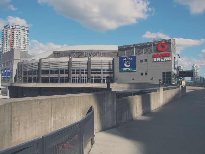 Vancouver: Vancouver Canucks Ice Hockey Game Ticket - The three-hour game-night rhythm