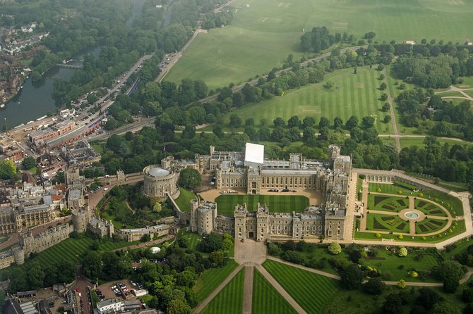 Windsor, Bath, Stonehenge and Salisbury Guided Tour on Boxing Day - Salisbury: a cathedral town seen from the road